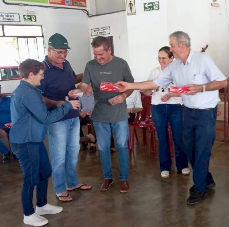 Clubes de idosos de Marechal Cândido Rondon encerram atividades de 2025 com confraternizações