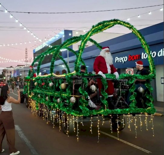 “Luz e Encanto sobre Rodas” leva Orquestrinha e Papai Noel às ruas de Marechal Rondon